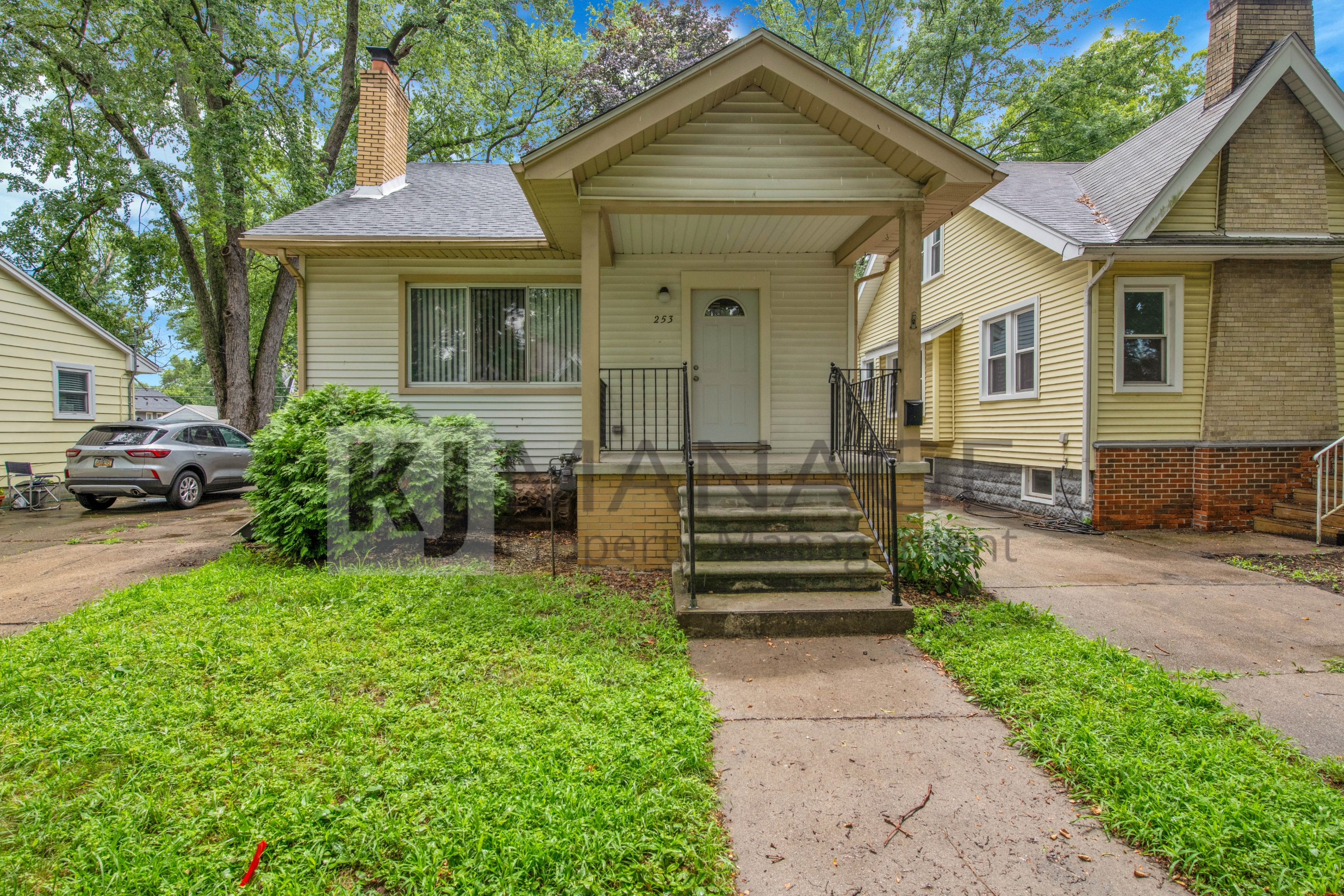 253 Leroy Street